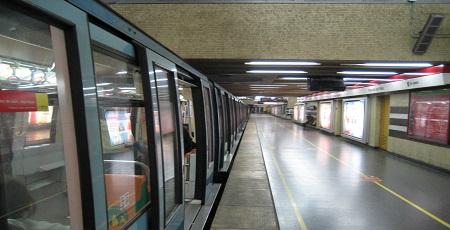 Metro de Santiago lanza plan de eficiencia energética para Línea 1