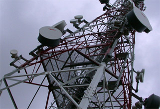 Industria y Gobierno buscan acotar exigencias en propuesta legal de antenas de telecomunicaciones