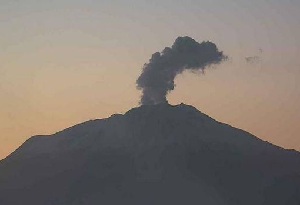Sernageomin aclara que fumarola de Volcán Calbuco es vapor de agua