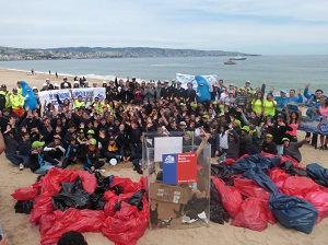 Cerca de 8 mil voluntarios limpiaron playas del país