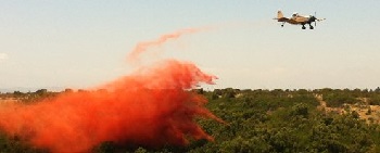 Conaf mejora técnica para uso de líquido retardante en combate de incendios forestales