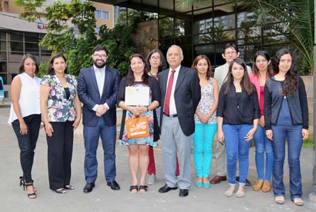 Académica de la Universidad de Antofagasta recibe reconocimiento por su aporte a la educación ambiental