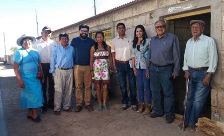 Sol para nuestros ancianos: FPA benefició con termos solares a comunidad indígena de Toconao