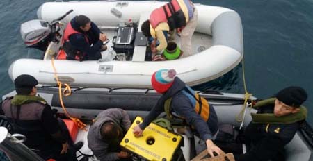 Sernapesca realiza evaluación de fondo marino de Quintero con robot sumergible