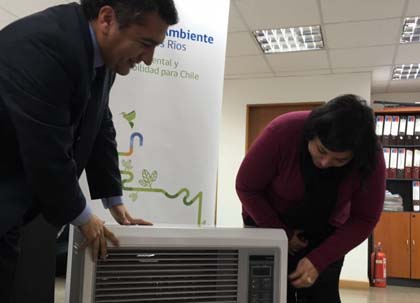 Agrupaciones sociales de Valdivia podrán postular a recambio de calefactores