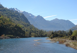 Comunidades mapuches exigen revisión de RCA de pisciculturas e hidroeléctricas en Los Ríos