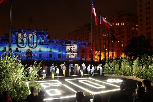 Chile y el mundo celebraron la Hora del Planeta apagando las luces de edificaciones emblemáticas