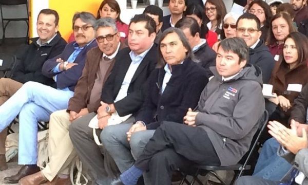 [Video] Vecinos de Huasco funan cuenta pública de ministro Mena