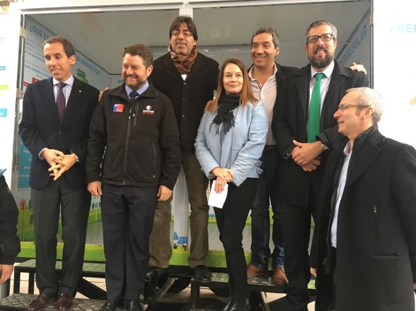 Vecinos de  Independencia, Santiago y Recoleta aprenderán de energía con módulo del Programa Comuna Energética