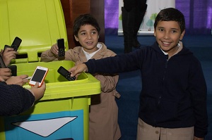 Vitacura y Chilenter lanzan campaña de reciclaje de celulares en colegios