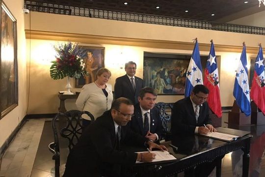 Chile y Honduras firman memorándum de entendimiento para la cooperación ambiental