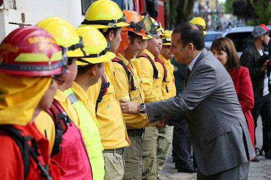 Intendente del Biobío presentó estrategia contra incendios forestales para el próximo verano