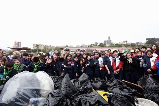 Limpieza de playas 2017: se retiran 300 kilos de residuos en Caleta Portales en Valparaíso