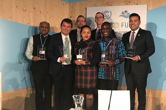 Ministro Mena recibe el Premio Honorario de Clima y Aire Limpio durante la COP23