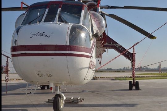 Helicóptero Atenea estará 100 días en Chile para combatir incendios