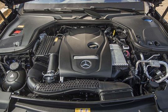 Sospechan que Mercedes Benz manipuló emisiones de vehículos diésel de sus series C y G