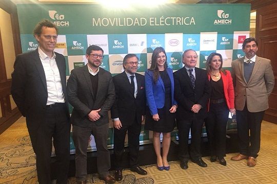 Amech organizó su primer seminario de Electromovilidad en Chile