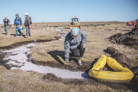 Greenpeace sostiene que el derrame de petróleo en Tierra del Fuego es el mayor de los últimos 20 años en Chile