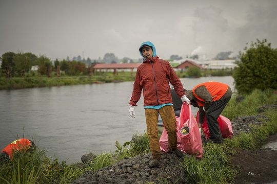 Vecinos recolectan 6,5 toneladas de basura en humedal del río Maullín en Llanquihue