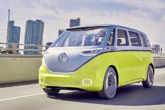 Volkswagen anuncia que convertirá plantas para la producción de autos eléctricos