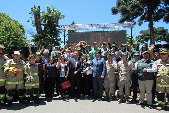 Lanzan campaña de prevención de incendios forestales en zonas de interfaz de Biobío y Ñuble