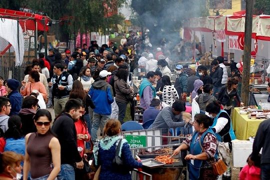 Fiestas Patrias: cada familia chilena generaría unos 32 kilos de basura