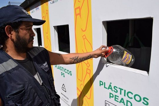 ¿Cuántos envases y embalajes, y residuos de la industria automotriz se reciclan en Chile?