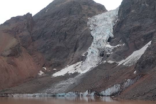 Glaciares entre las regiones de Valparaíso y O’Higgins están en riesgo de perder su hielo