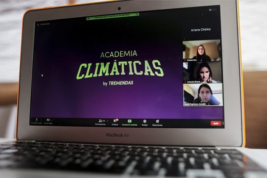 Academia Climáticas: cientos de niñas y jóvenes latinoamericanas se interiorizan sobre impacto de la sequía