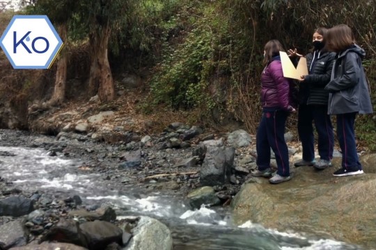 Estudiantes secundarias buscan alertar sobre desvíos ilegales en cauces de ríos en Chile