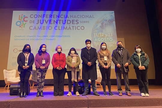 Jóvenes chilenos y autoridades dan inicio a cumbre climática vinculada a la COP27
