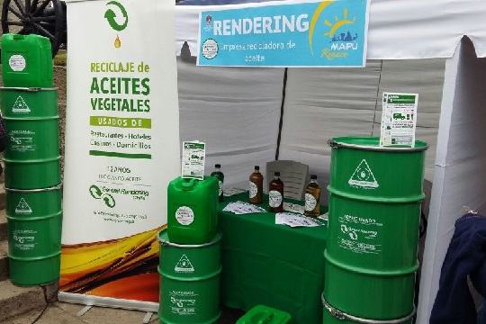 Campaña busca duplicar la cantidad de aceite de cocina que se reciclaje en la Región de Valparaíso