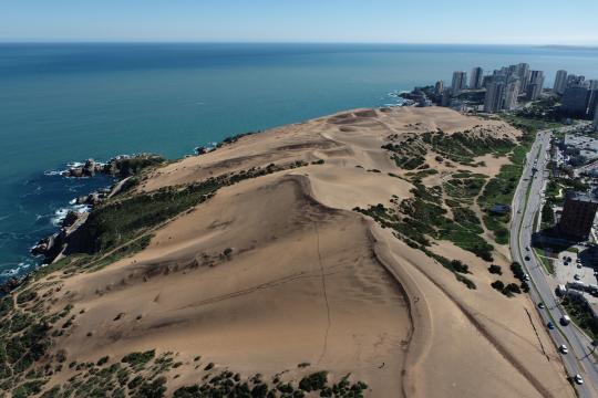Edificio Kandinsky: caso de estudio sobre impactos de urbanización “extrema” en la costa